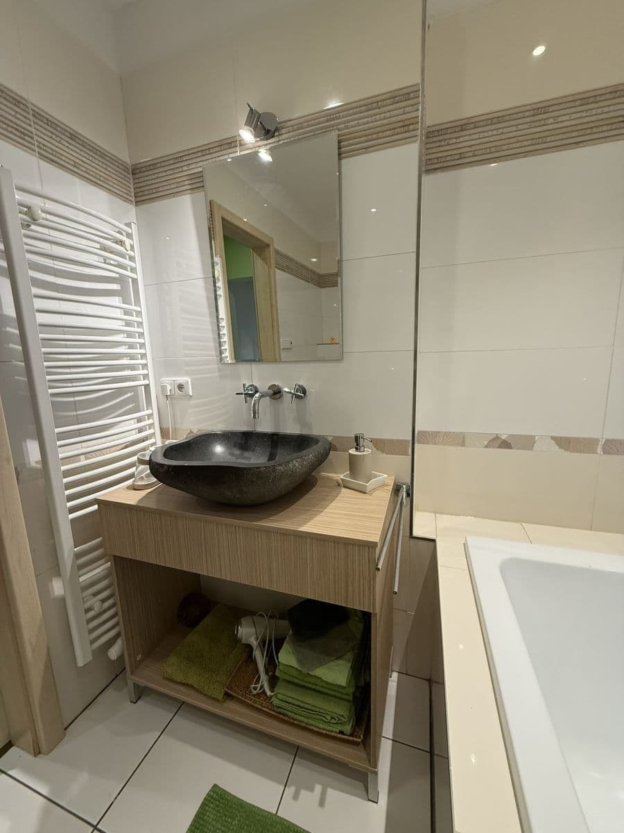 Prenájom bytu 47 m², Na Cihlářce A, Praha, Praha Prenájom bytu 47 m², Na Cihlářce A, Praha, Praha