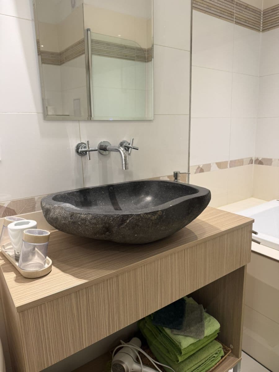 Prenájom bytu 47 m², Na Cihlářce A, Praha, Praha Prenájom bytu 47 m², Na Cihlářce A, Praha, Praha