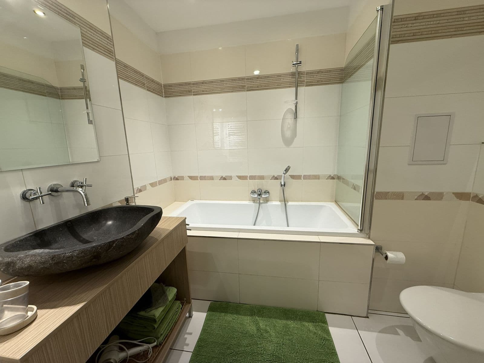 Prenájom bytu 47 m², Na Cihlářce A, Praha, Praha Prenájom bytu 47 m², Na Cihlářce A, Praha, Praha