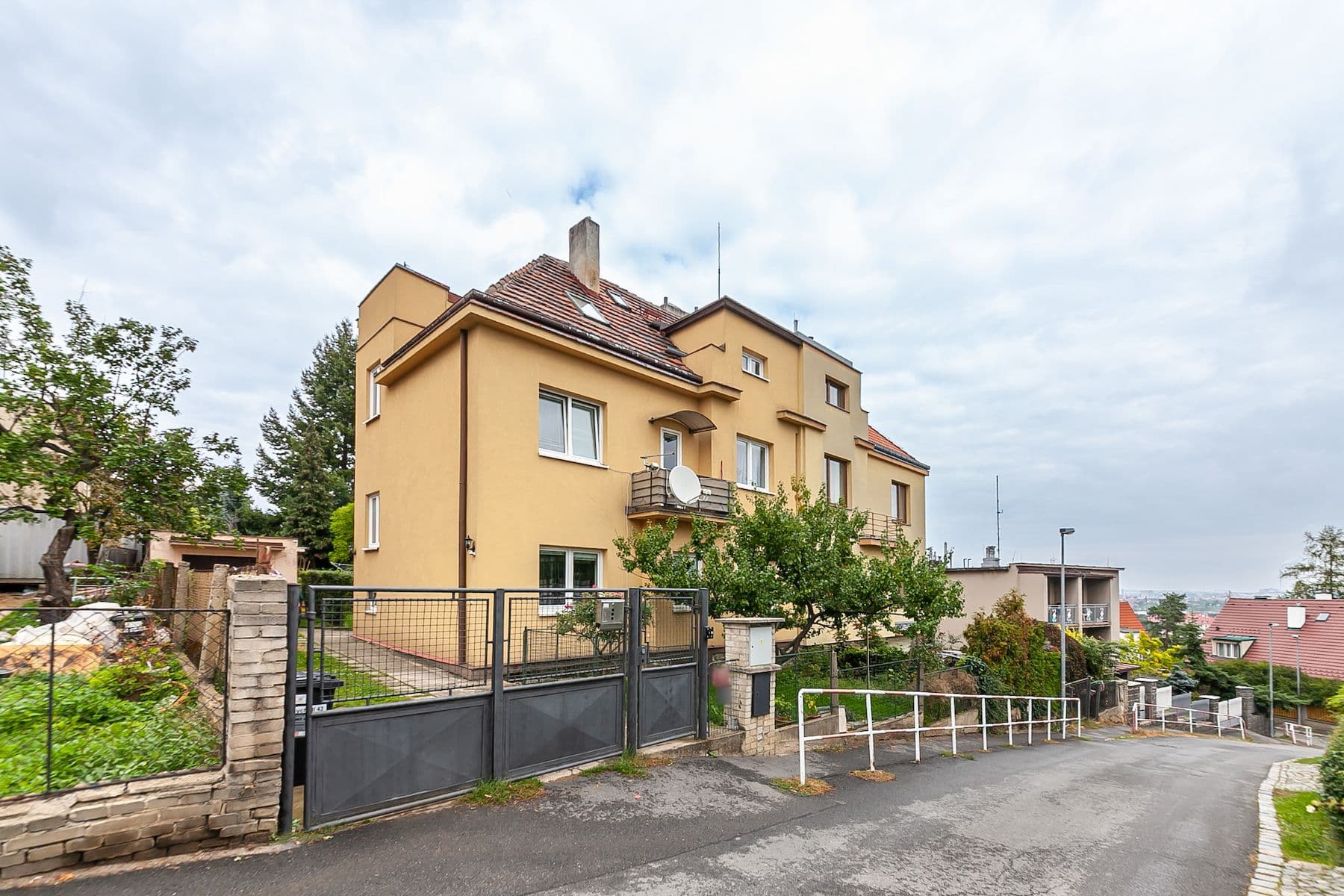 Predaj domu 255 m², pozemek 384 m², Pod Sychrovem II, Praha, Praha Predaj domu 255 m², pozemek 384 m², Pod Sychrovem II, Praha, Praha