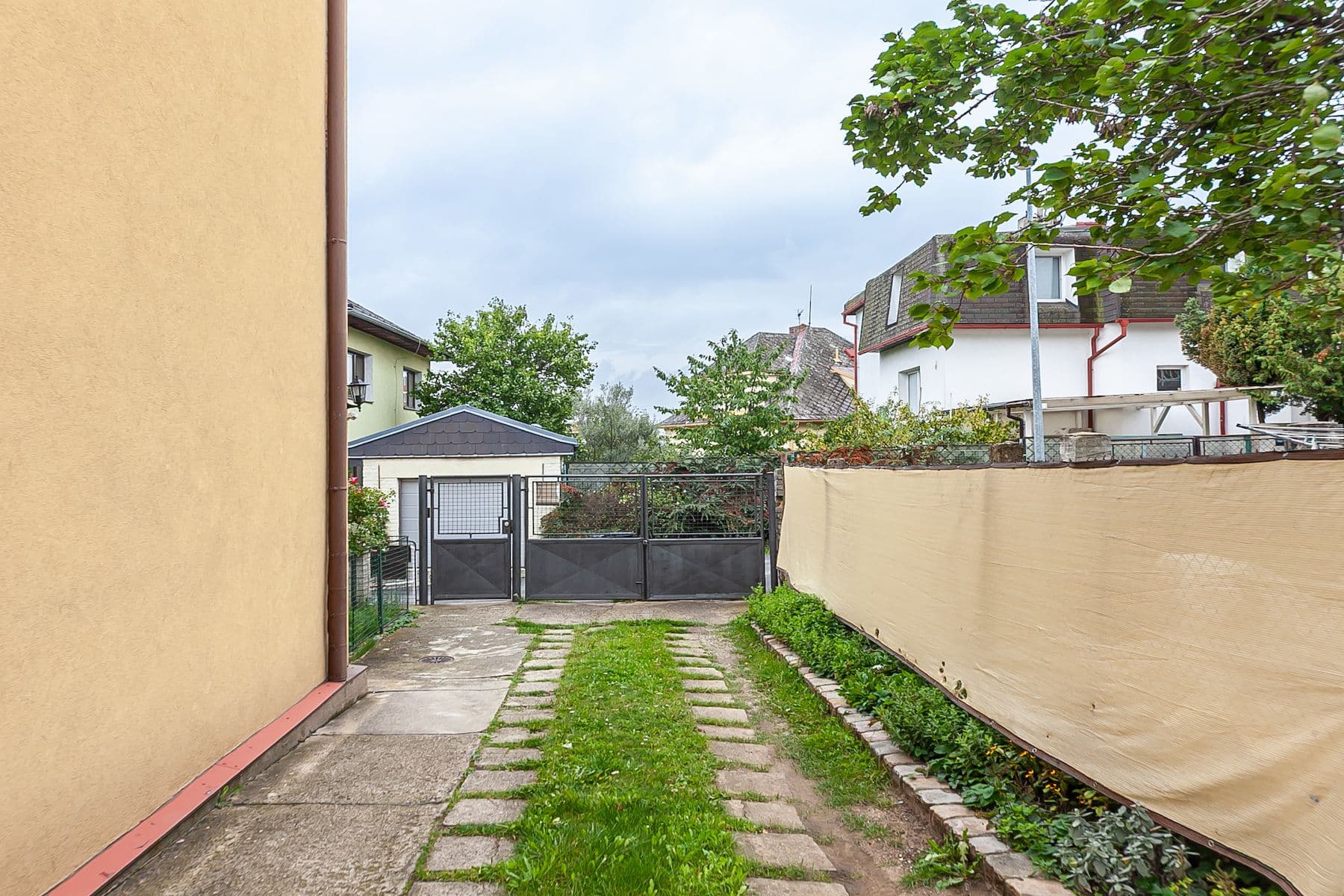 Predaj domu 255 m², pozemek 384 m², Pod Sychrovem II, Praha, Praha Predaj domu 255 m², pozemek 384 m², Pod Sychrovem II, Praha, Praha