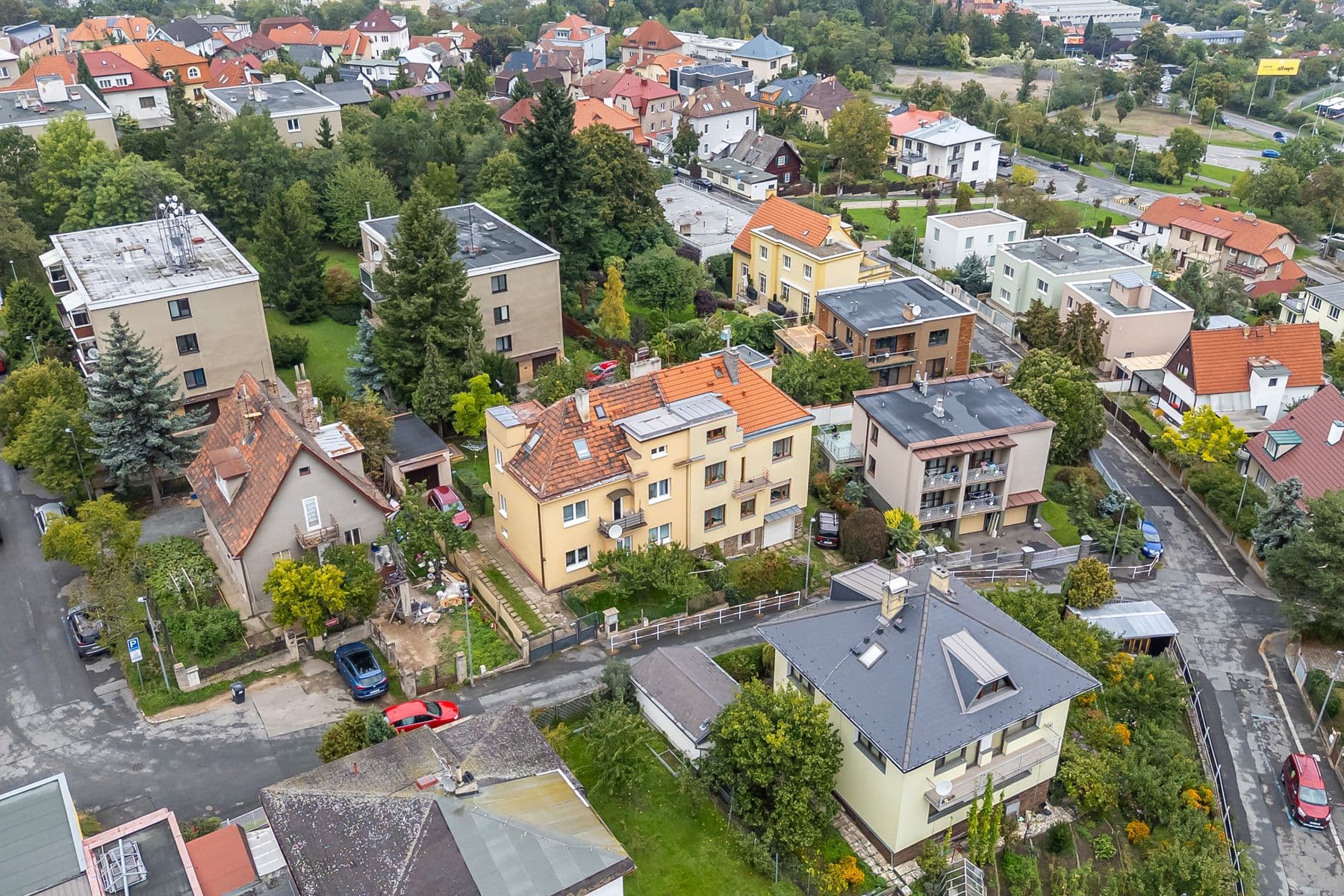 Predaj domu 255 m², pozemek 384 m², Pod Sychrovem II, Praha, Praha Predaj domu 255 m², pozemek 384 m², Pod Sychrovem II, Praha, Praha