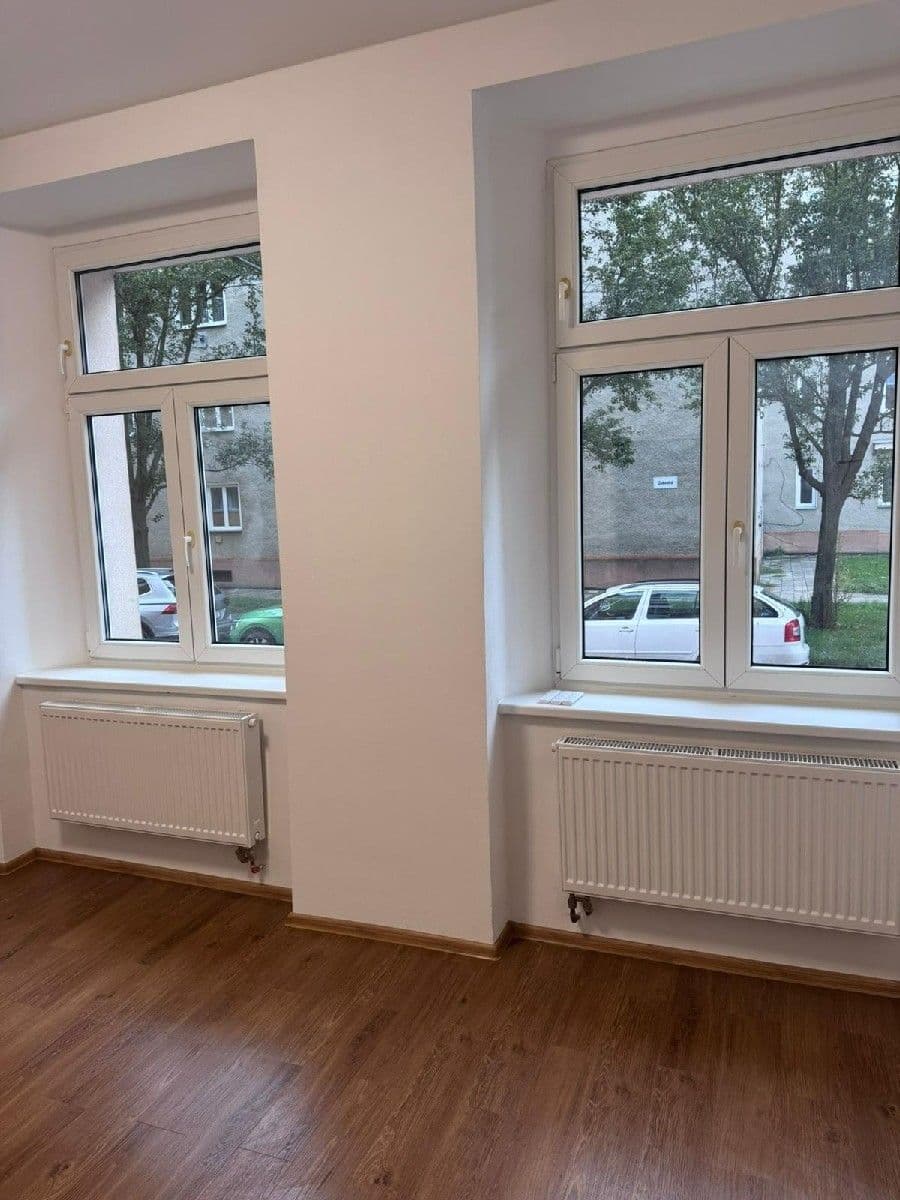 Prenájom bytu 3-izbový 110 m², Praskova, Olomouc, Olomoucký kraj Prenájom bytu 3-izbový 110 m², Praskova, Olomouc, Olomoucký kraj