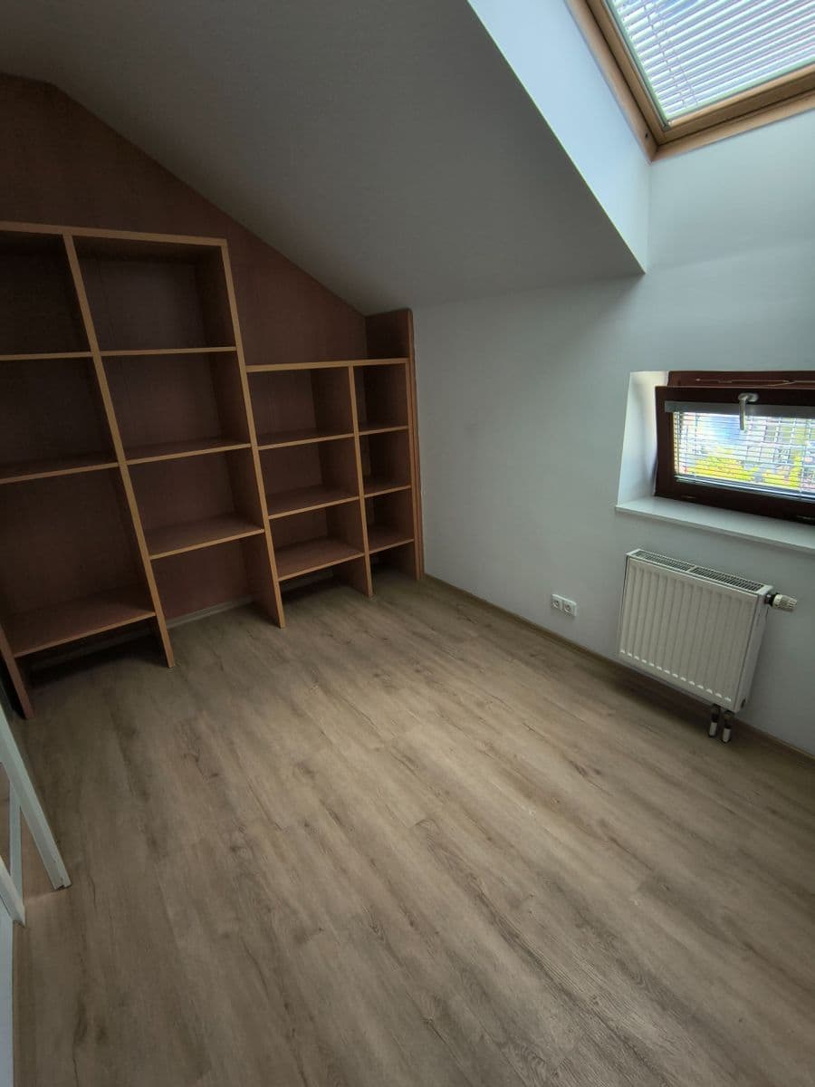 Prenájom bytu 4-izbový 140 m², U Průhonu, Praha, Praha Prenájom bytu 4-izbový 140 m², U Průhonu, Praha, Praha