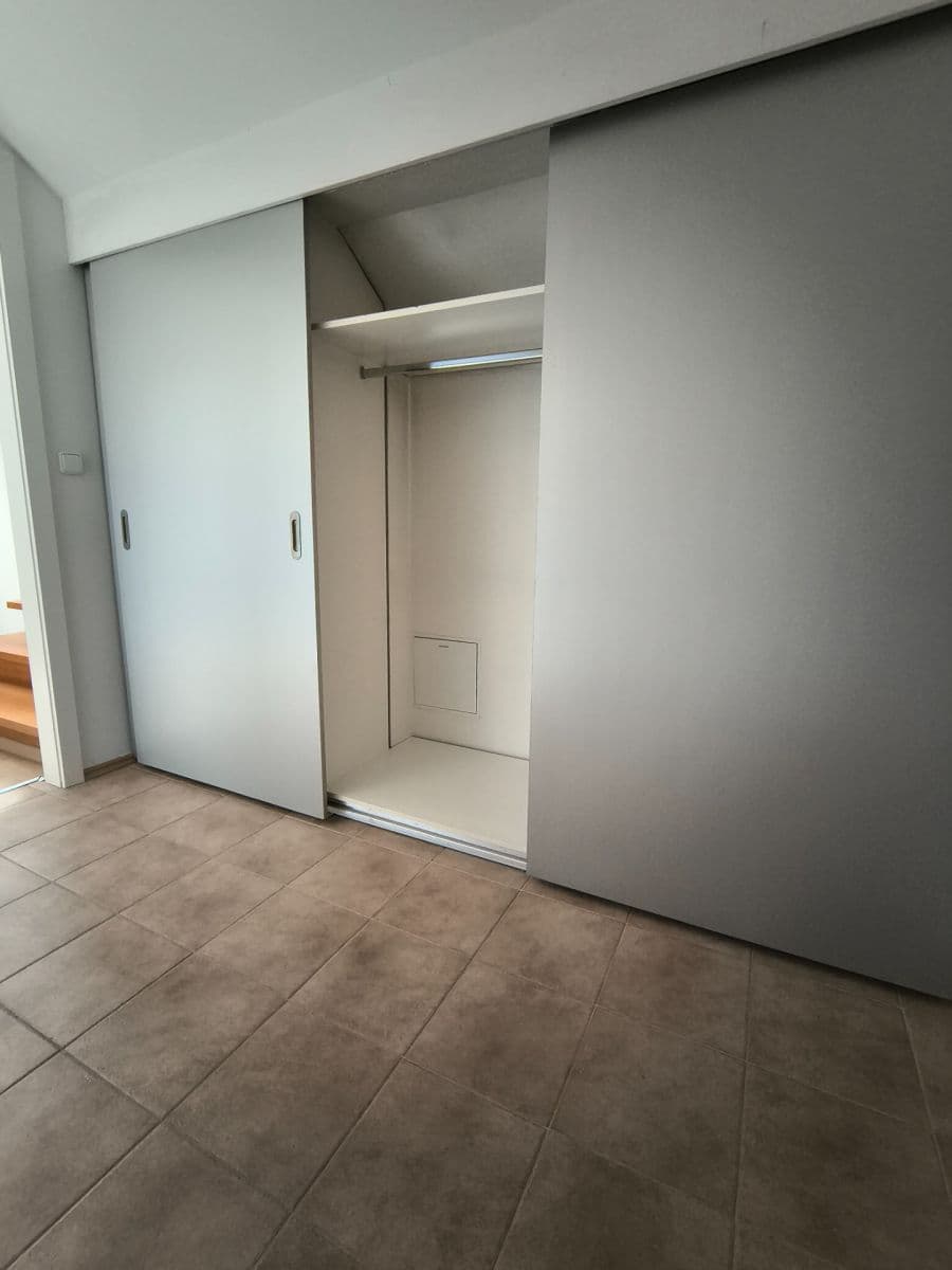 Prenájom bytu 4-izbový 140 m², U Průhonu, Praha, Praha Prenájom bytu 4-izbový 140 m², U Průhonu, Praha, Praha