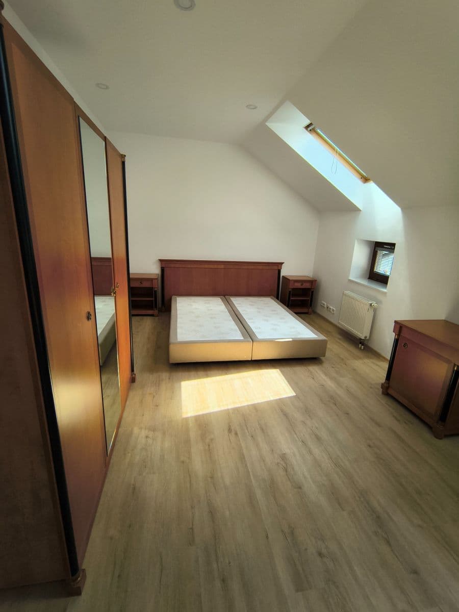 Prenájom bytu 4-izbový 140 m², U Průhonu, Praha, Praha Prenájom bytu 4-izbový 140 m², U Průhonu, Praha, Praha