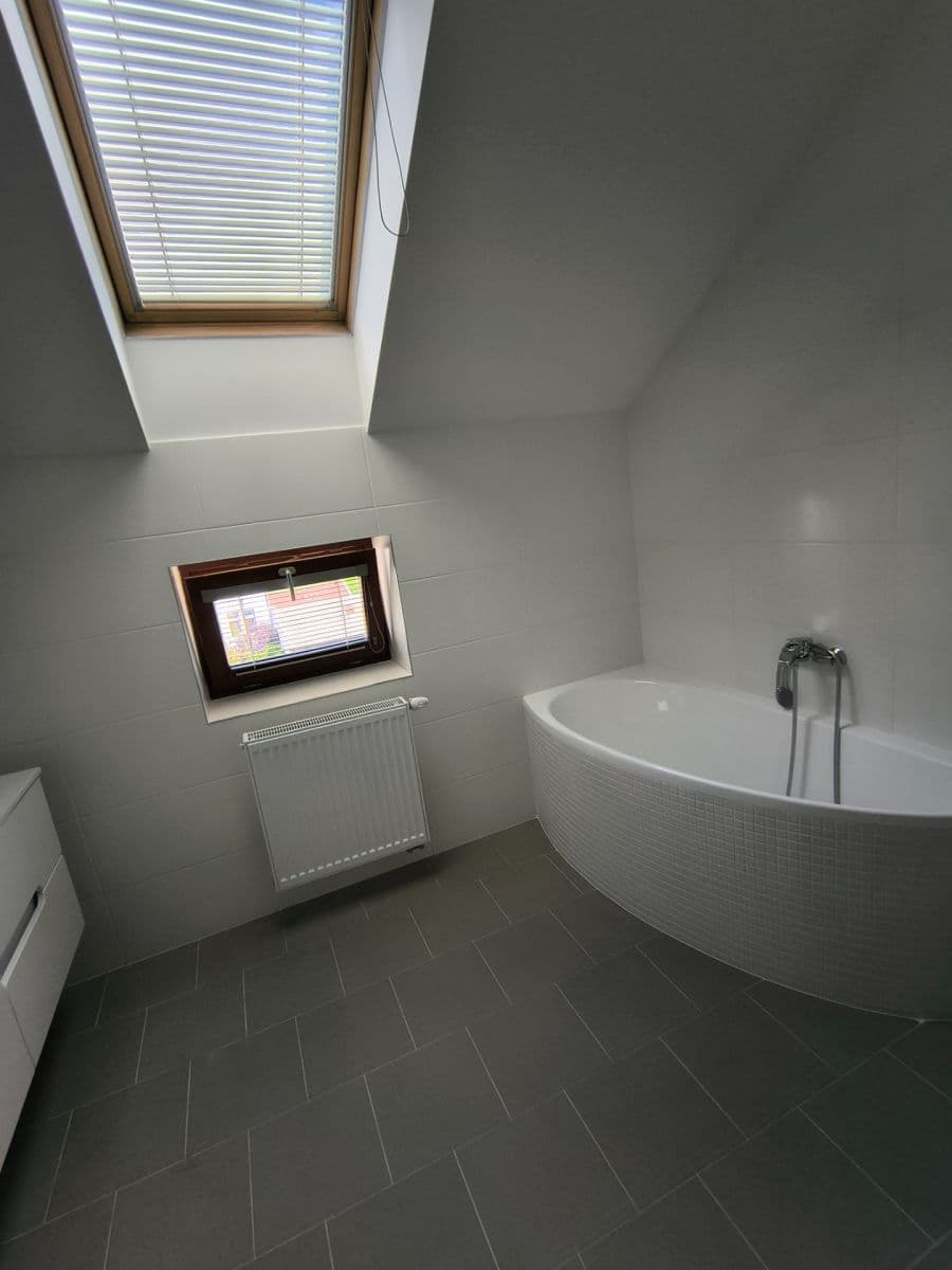 Prenájom bytu 4-izbový 140 m², U Průhonu, Praha, Praha Prenájom bytu 4-izbový 140 m², U Průhonu, Praha, Praha