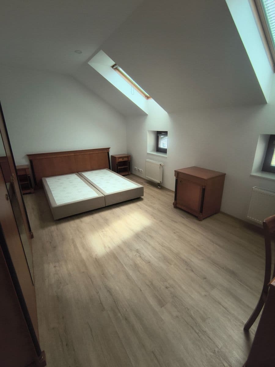 Prenájom bytu 4-izbový 140 m², U Průhonu, Praha, Praha Prenájom bytu 4-izbový 140 m², U Průhonu, Praha, Praha