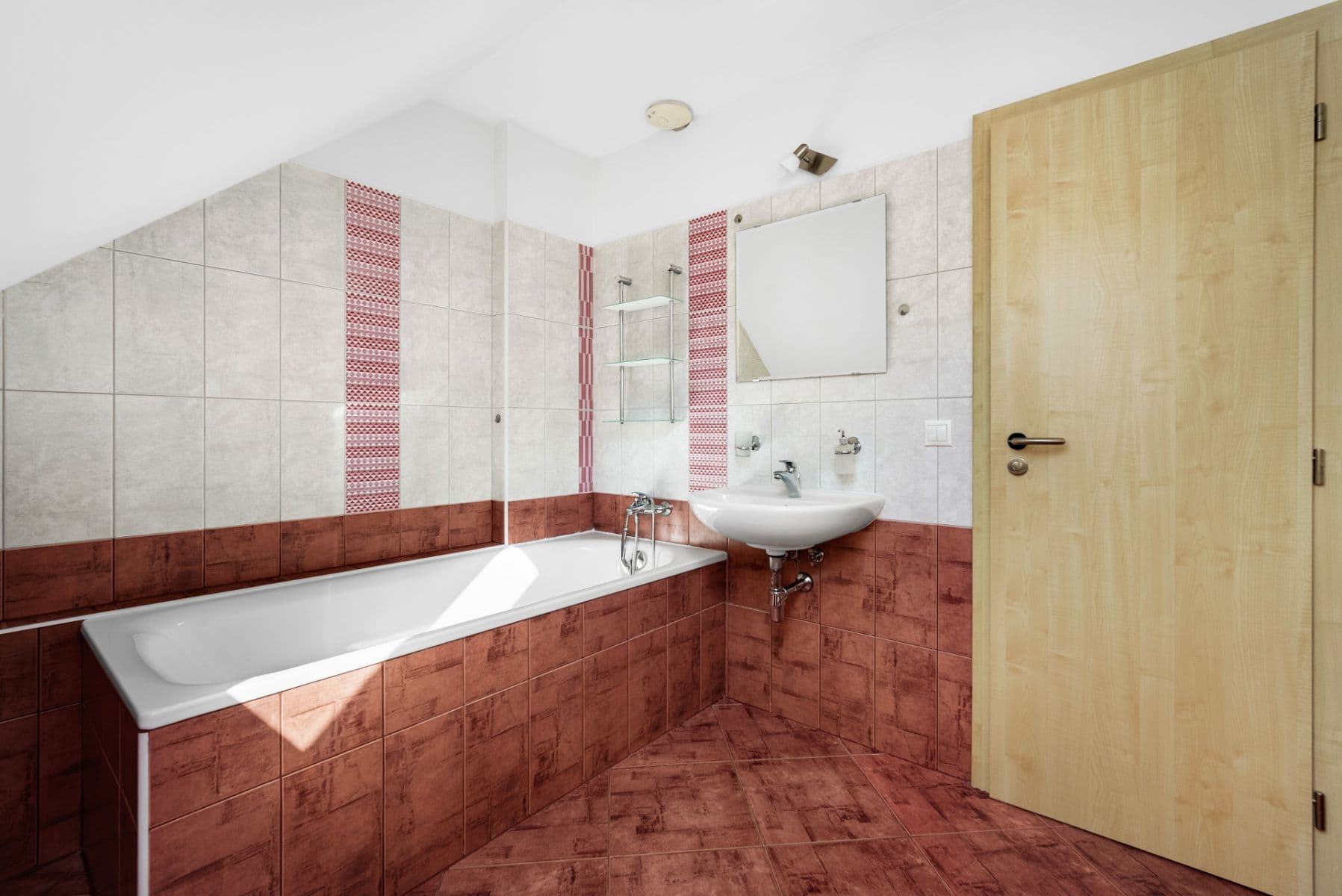 Predaj domu 172 m², pozemek 690 m², Hřbitovní, Blučina, Jihomoravský kraj Predaj domu 172 m², pozemek 690 m², Hřbitovní, Blučina, Jihomoravský kraj