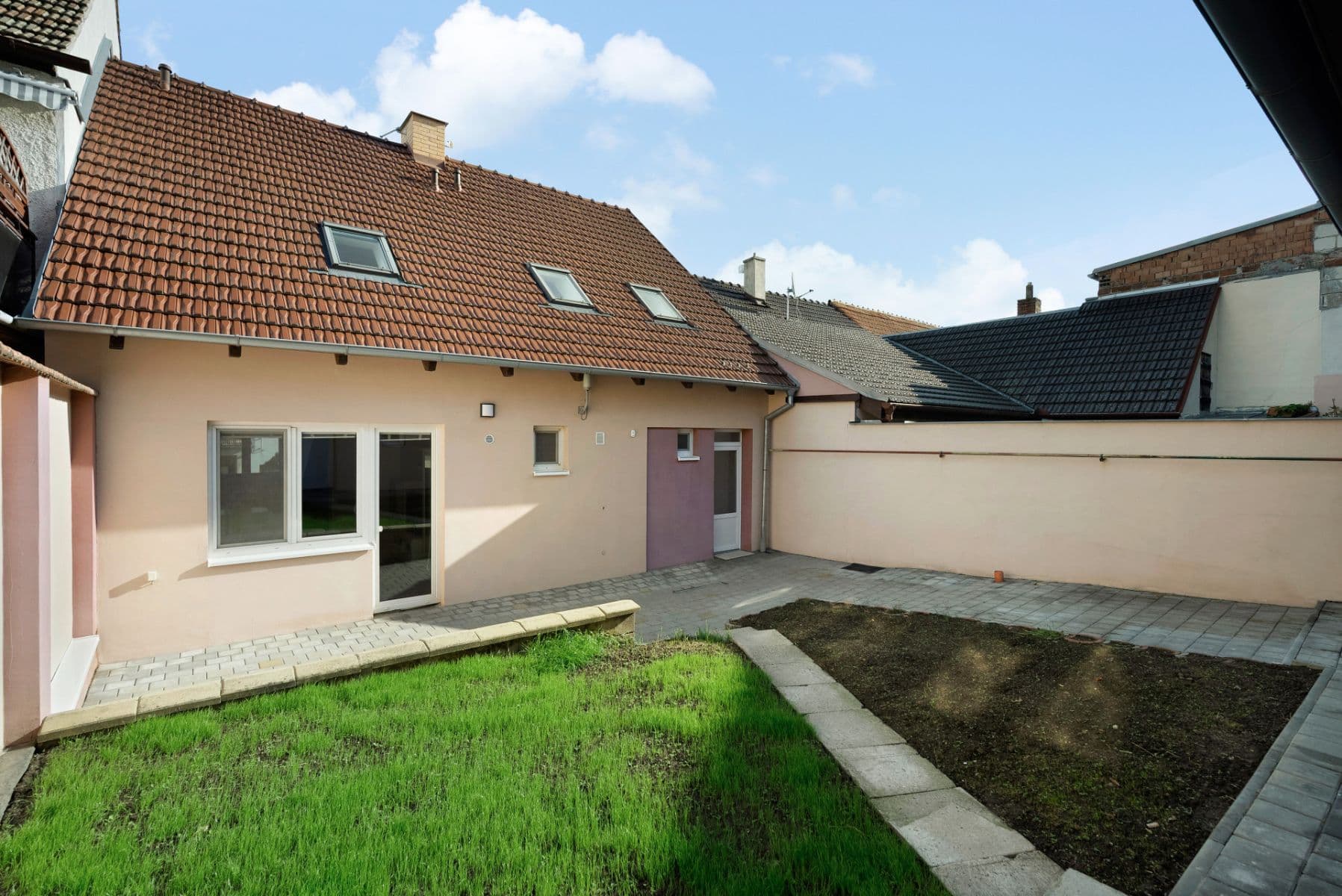 Predaj domu 172 m², pozemek 690 m², Hřbitovní, Blučina, Jihomoravský kraj Predaj domu 172 m², pozemek 690 m², Hřbitovní, Blučina, Jihomoravský kraj
