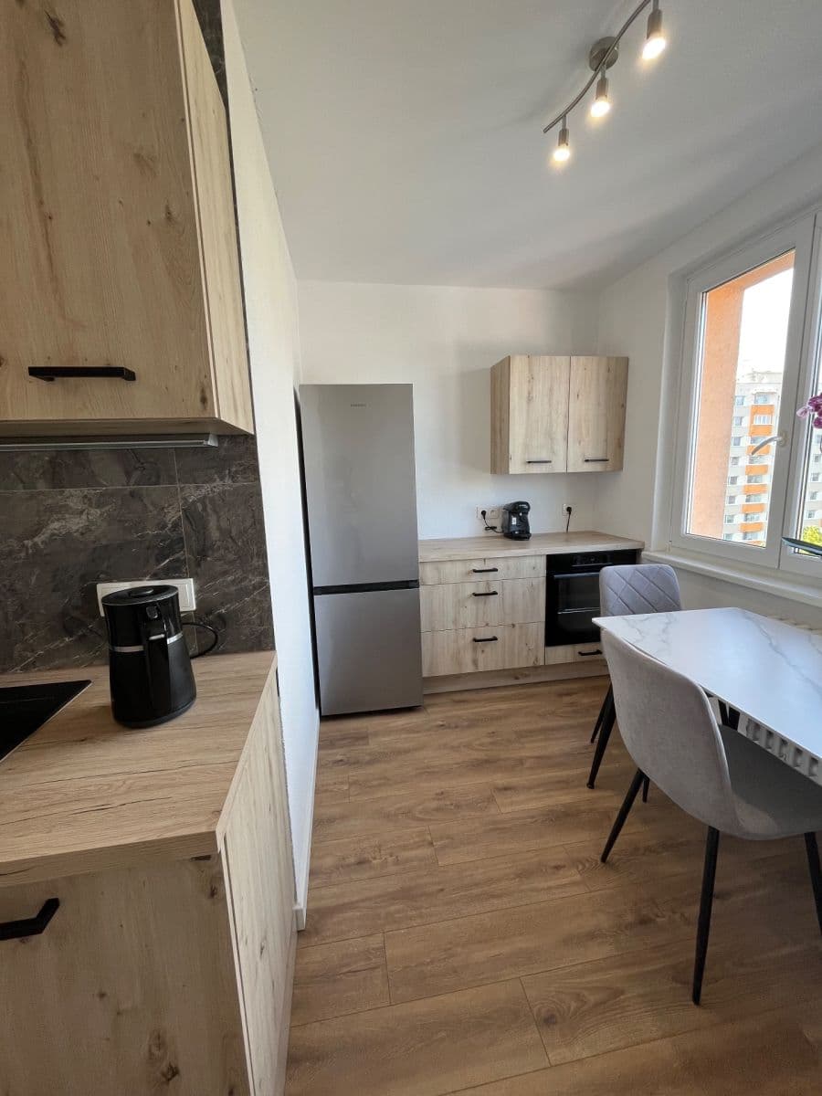 Predaj bytu 2-izbový 64 m², U Koupaliště, Karlovy Vary, Karlovarský kraj Predaj bytu 2-izbový 64 m², U Koupaliště, Karlovy Vary, Karlovarský kraj