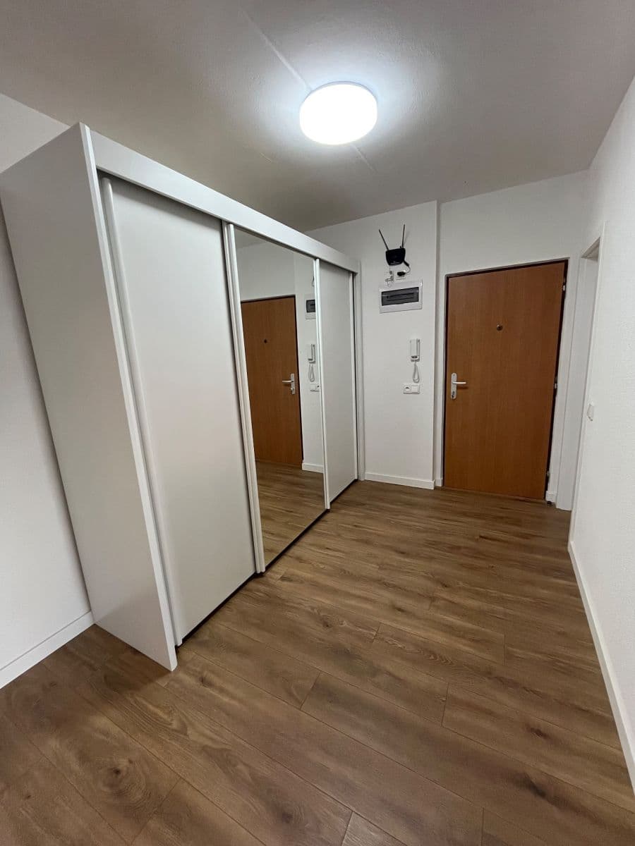 Predaj bytu 2-izbový 64 m², U Koupaliště, Karlovy Vary, Karlovarský kraj Predaj bytu 2-izbový 64 m², U Koupaliště, Karlovy Vary, Karlovarský kraj