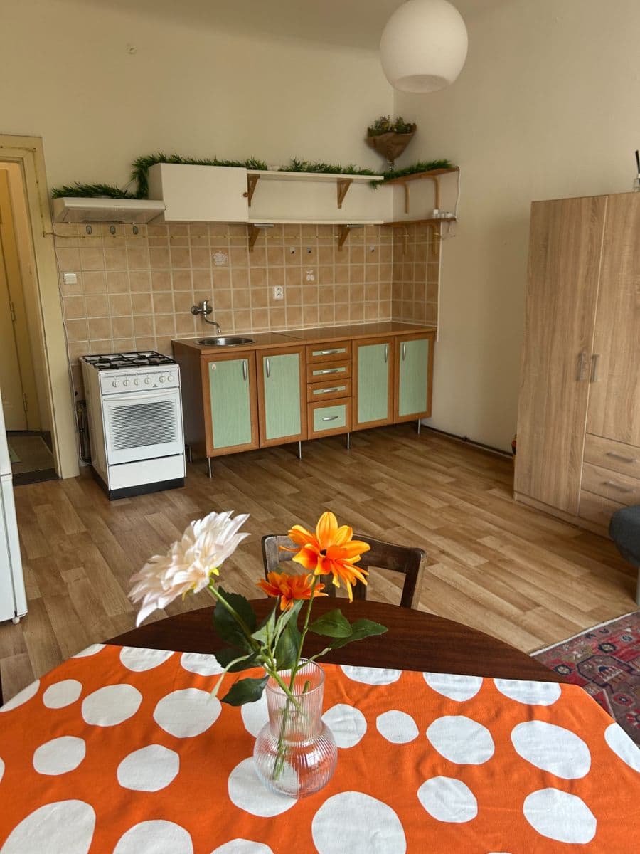Prenájom bytu 2-izbový 53 m², Podolská, Praha, Praha Prenájom bytu 2-izbový 53 m², Podolská, Praha, Praha