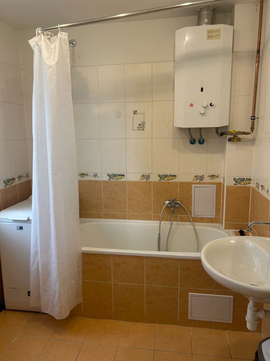 Prenájom bytu 2-izbový 53 m², Podolská, Praha, Praha Prenájom bytu 2-izbový 53 m², Podolská, Praha, Praha