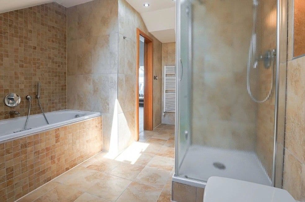 Prenájom bytu 3-izbový 153 m², Korunní, Praha, Praha Prenájom bytu 3-izbový 153 m², Korunní, Praha, Praha