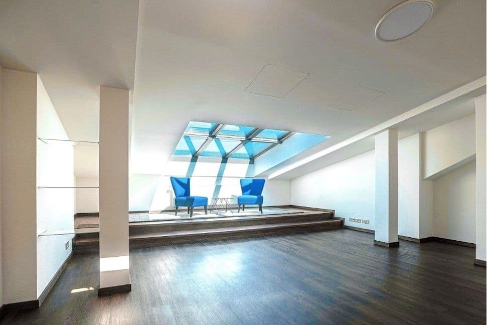 Prenájom bytu 3-izbový 153 m², Korunní, Praha, Praha Prenájom bytu 3-izbový 153 m², Korunní, Praha, Praha