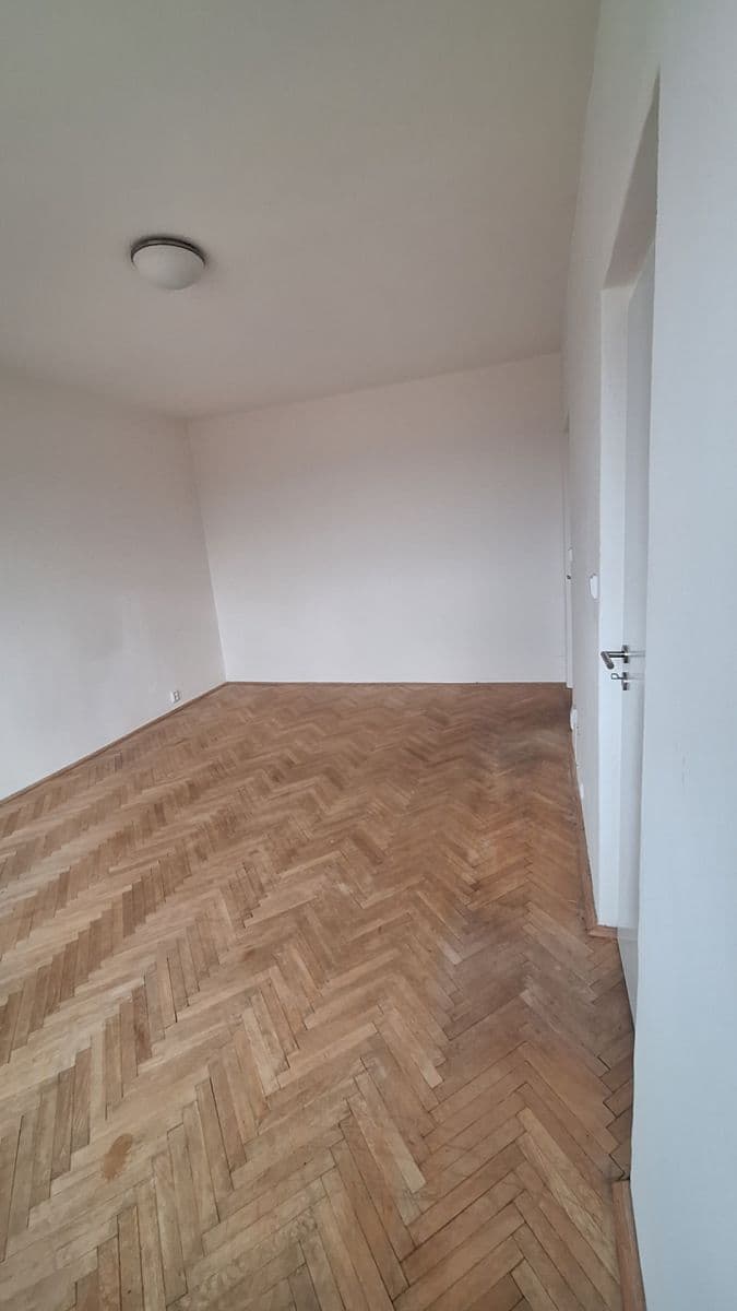 Prenájom bytu 1-izbový 36 m², Májová, Ostrov, Karlovarský kraj Prenájom bytu 1-izbový 36 m², Májová, Ostrov, Karlovarský kraj