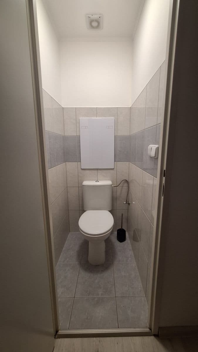 Prenájom bytu 1-izbový 36 m², Májová, Ostrov, Karlovarský kraj Prenájom bytu 1-izbový 36 m², Májová, Ostrov, Karlovarský kraj