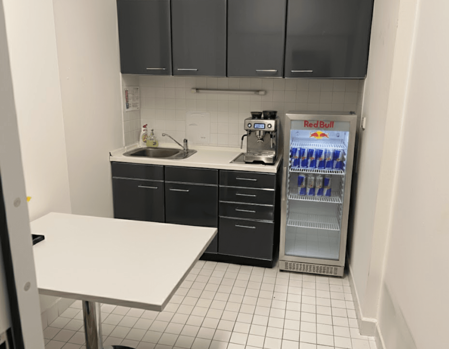 Prenájom kancelárie 320 m², Záhřebská, Praha, Praha Prenájom kancelárie 320 m², Záhřebská, Praha, Praha