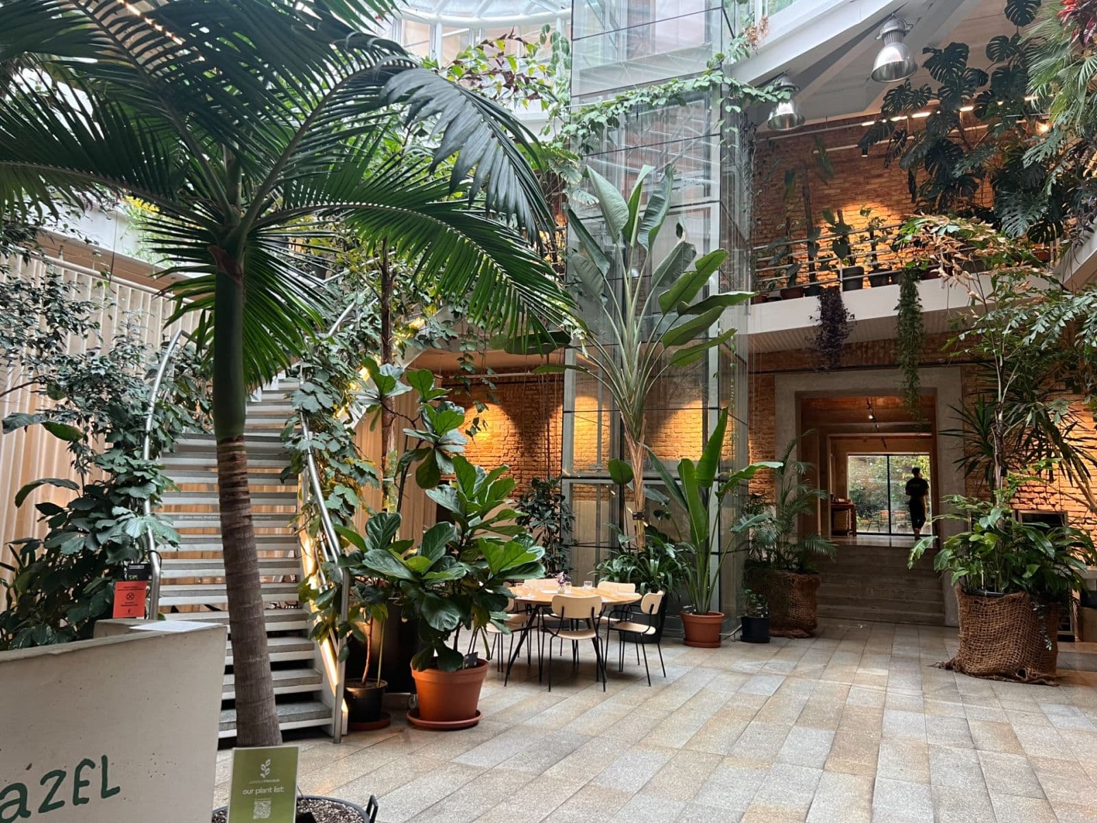 Prenájom kancelárie 320 m², Záhřebská, Praha, Praha Prenájom kancelárie 320 m², Záhřebská, Praha, Praha