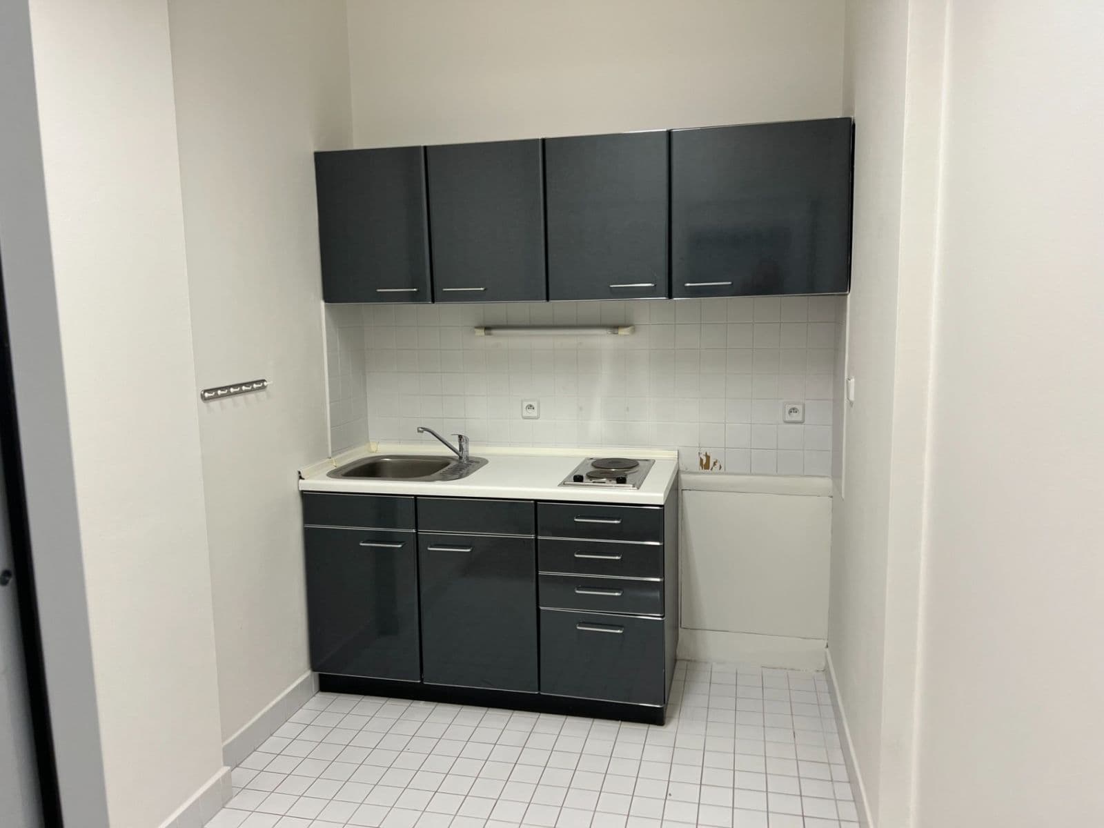 Prenájom kancelárie 320 m², Záhřebská, Praha, Praha Prenájom kancelárie 320 m², Záhřebská, Praha, Praha