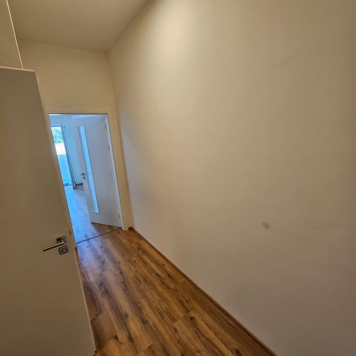 Prenájom bytu 1-izbový 29 m², Komárovská, Brno, Jihomoravský kraj Prenájom bytu 1-izbový 29 m², Komárovská, Brno, Jihomoravský kraj