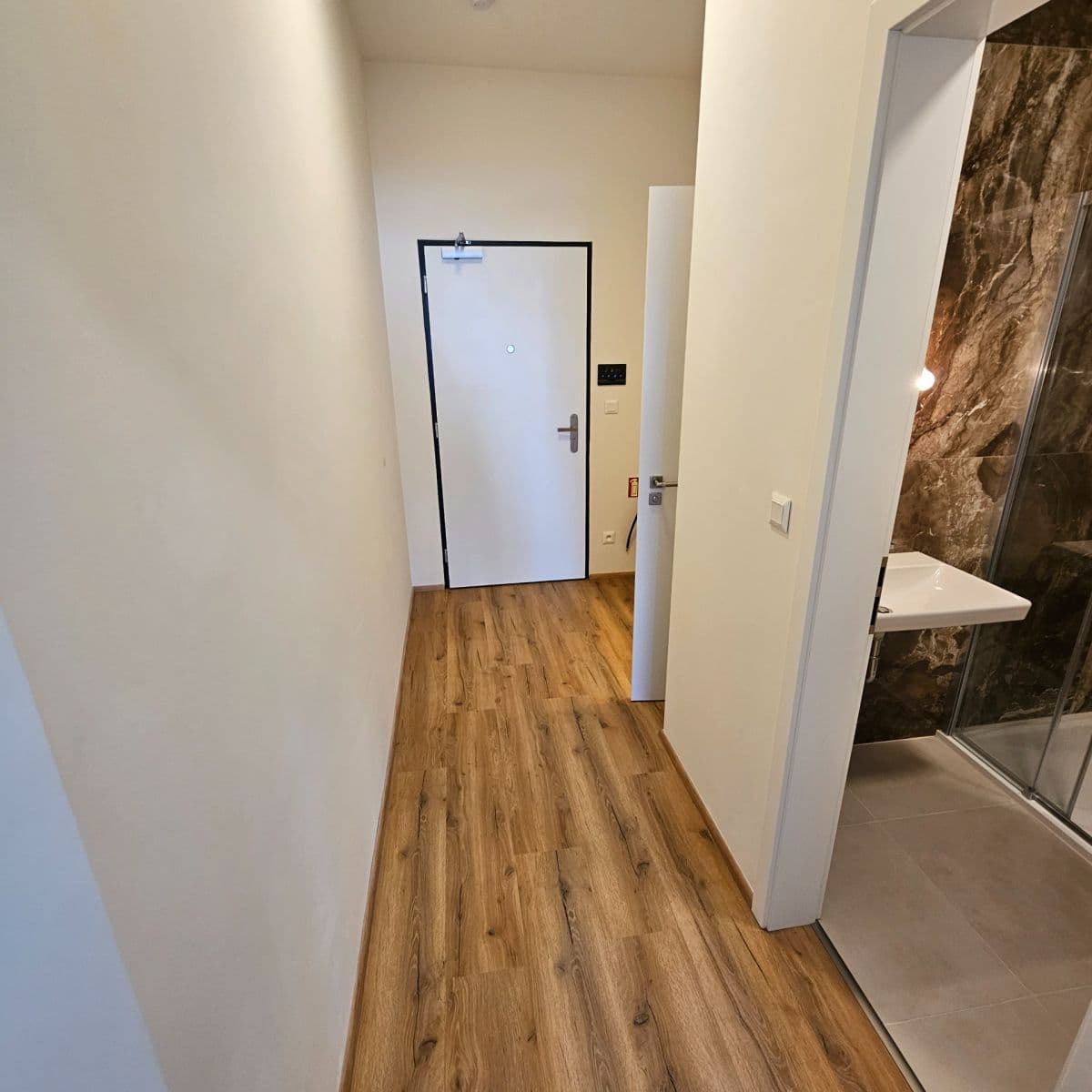 Prenájom bytu 1-izbový 29 m², Komárovská, Brno, Jihomoravský kraj Prenájom bytu 1-izbový 29 m², Komárovská, Brno, Jihomoravský kraj