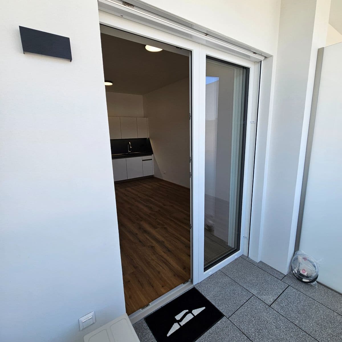 Prenájom bytu 1-izbový 29 m², Komárovská, Brno, Jihomoravský kraj Prenájom bytu 1-izbový 29 m², Komárovská, Brno, Jihomoravský kraj