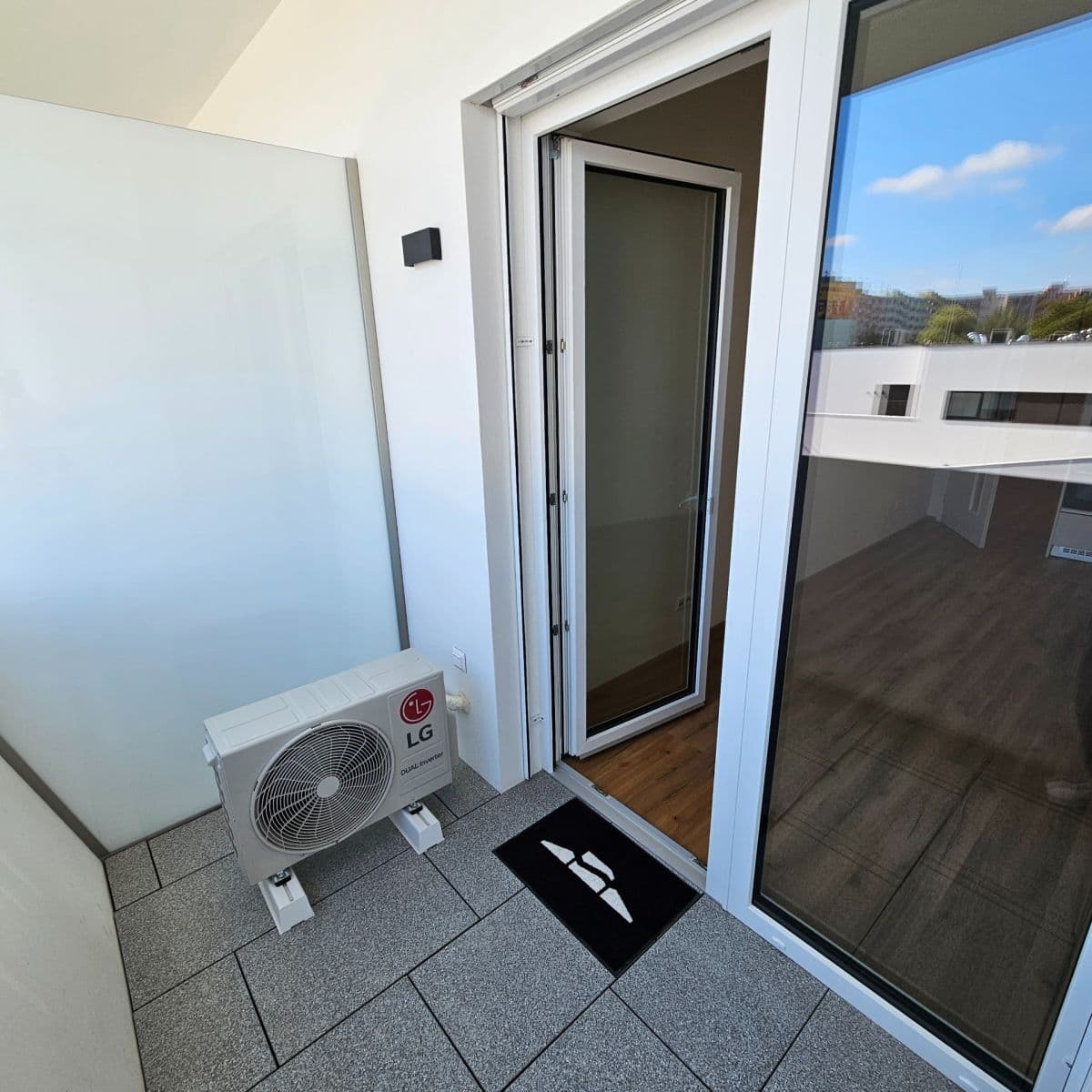 Prenájom bytu 1-izbový 29 m², Komárovská, Brno, Jihomoravský kraj Prenájom bytu 1-izbový 29 m², Komárovská, Brno, Jihomoravský kraj