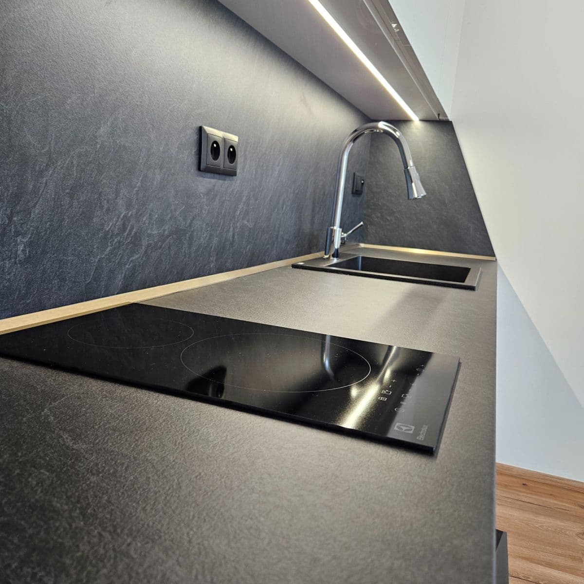 Prenájom bytu 1-izbový 29 m², Komárovská, Brno, Jihomoravský kraj Prenájom bytu 1-izbový 29 m², Komárovská, Brno, Jihomoravský kraj