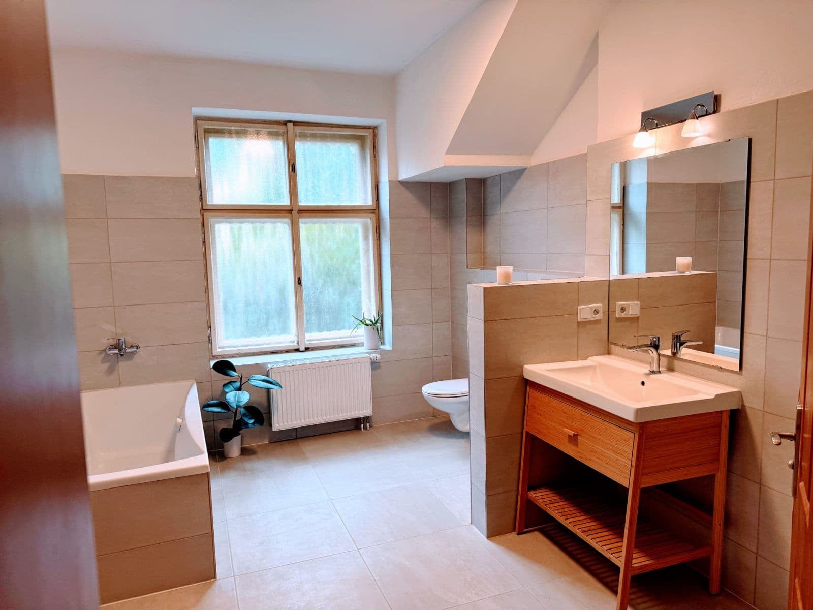 Prenájom bytu 2-izbový 57 m², Komenského, Černošice, Středočeský kraj Prenájom bytu 2-izbový 57 m², Komenského, Černošice, Středočeský kraj