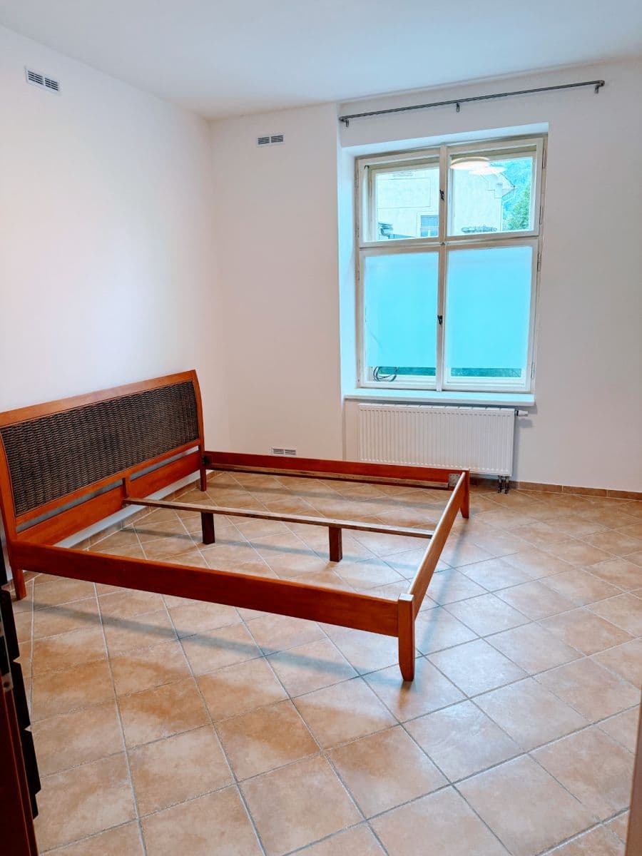 Prenájom bytu 2-izbový 57 m², Komenského, Černošice, Středočeský kraj Prenájom bytu 2-izbový 57 m², Komenského, Černošice, Středočeský kraj