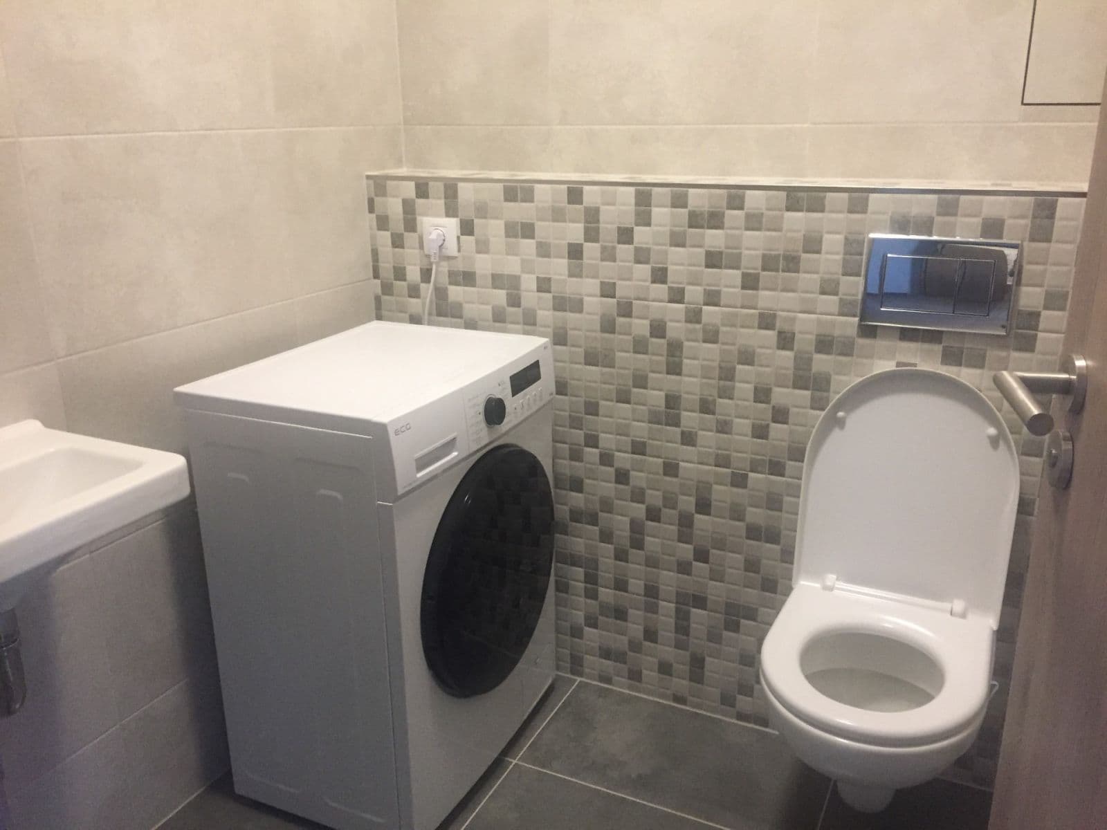 Prenájom bytu 2-izbový 56 m², Sazovická, Praha, Praha Prenájom bytu 2-izbový 56 m², Sazovická, Praha, Praha