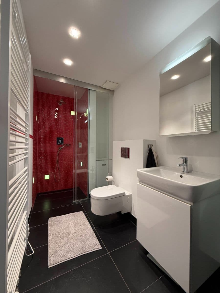 Prenájom bytu 4-izbový 90 m², Generála Šišky, Praha, Praha Prenájom bytu 4-izbový 90 m², Generála Šišky, Praha, Praha