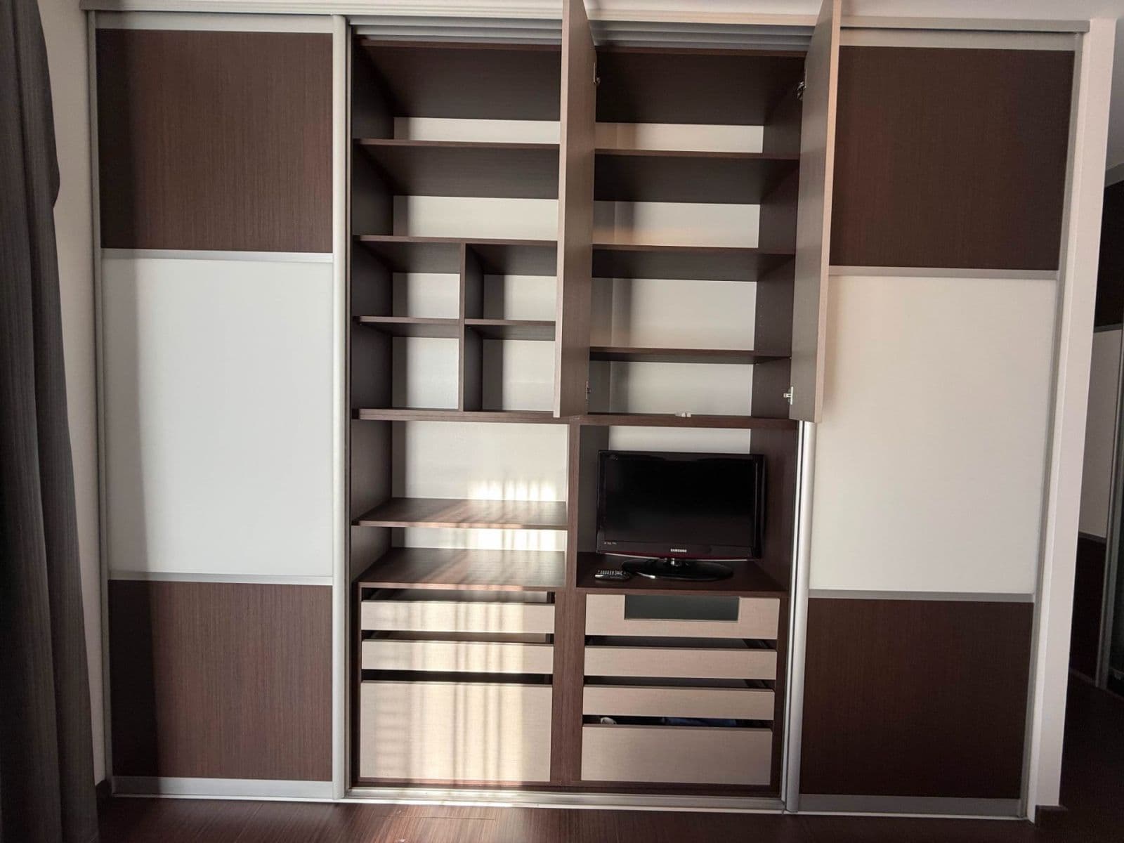 Prenájom bytu 4-izbový 90 m², Generála Šišky, Praha, Praha Prenájom bytu 4-izbový 90 m², Generála Šišky, Praha, Praha