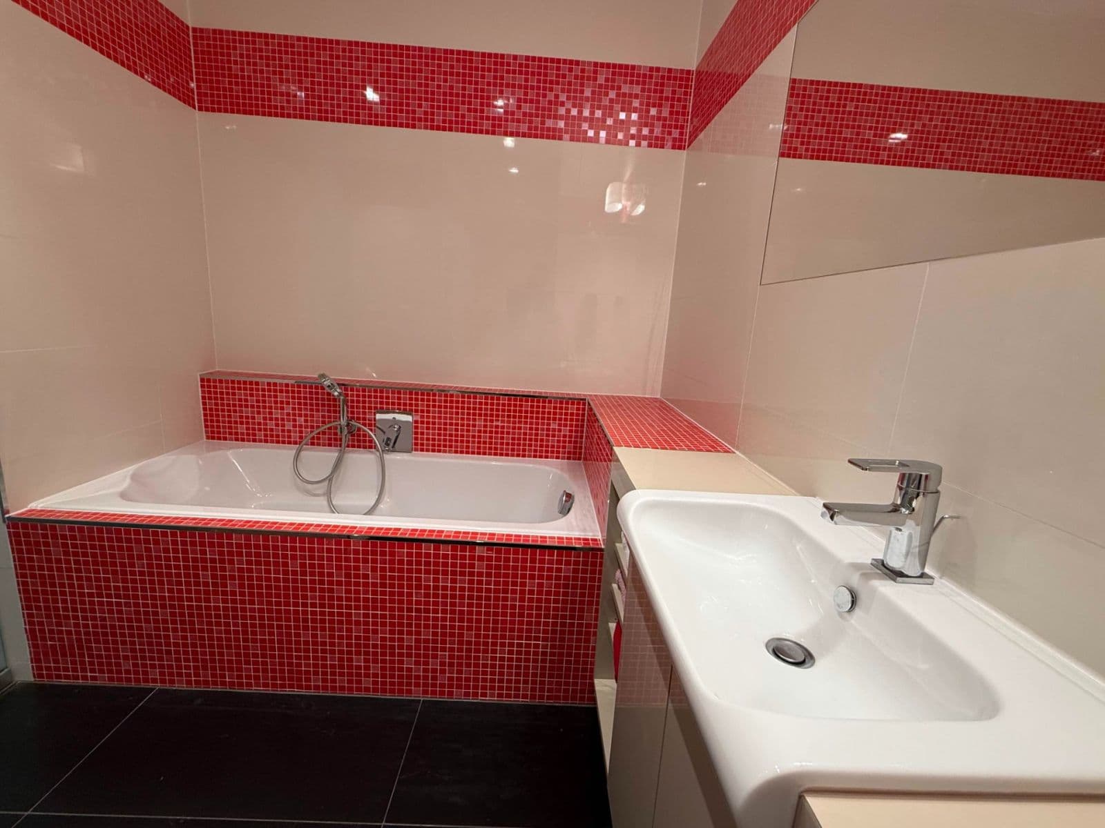 Prenájom bytu 4-izbový 90 m², Generála Šišky, Praha, Praha Prenájom bytu 4-izbový 90 m², Generála Šišky, Praha, Praha