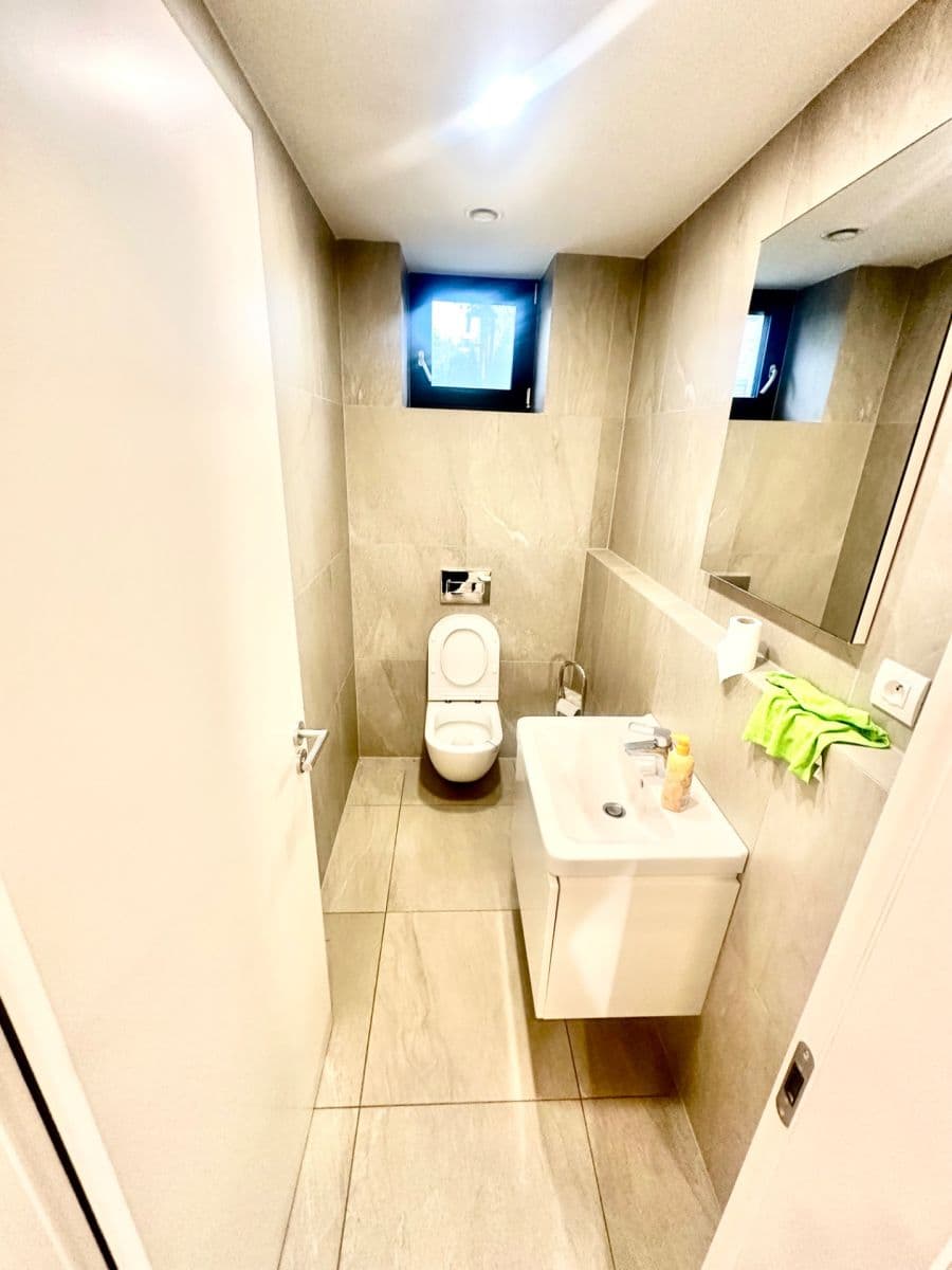 Prenájom domu 170 m², pozemek 294 m², Hejného, Praha, Praha Prenájom domu 170 m², pozemek 294 m², Hejného, Praha, Praha