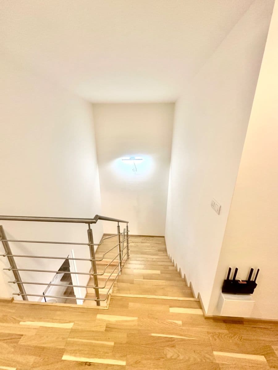 Prenájom domu 170 m², pozemek 294 m², Hejného, Praha, Praha Prenájom domu 170 m², pozemek 294 m², Hejného, Praha, Praha