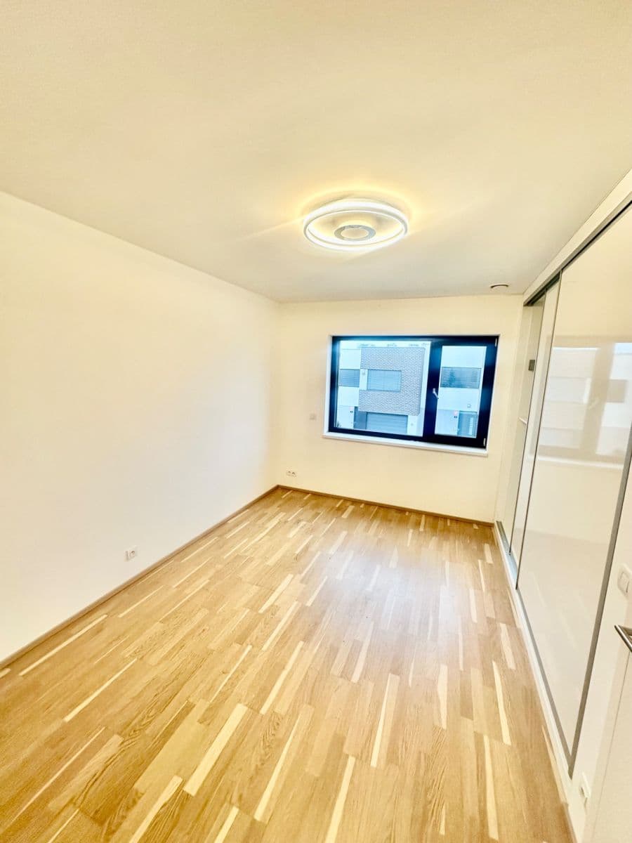 Prenájom domu 170 m², pozemek 294 m², Hejného, Praha, Praha Prenájom domu 170 m², pozemek 294 m², Hejného, Praha, Praha