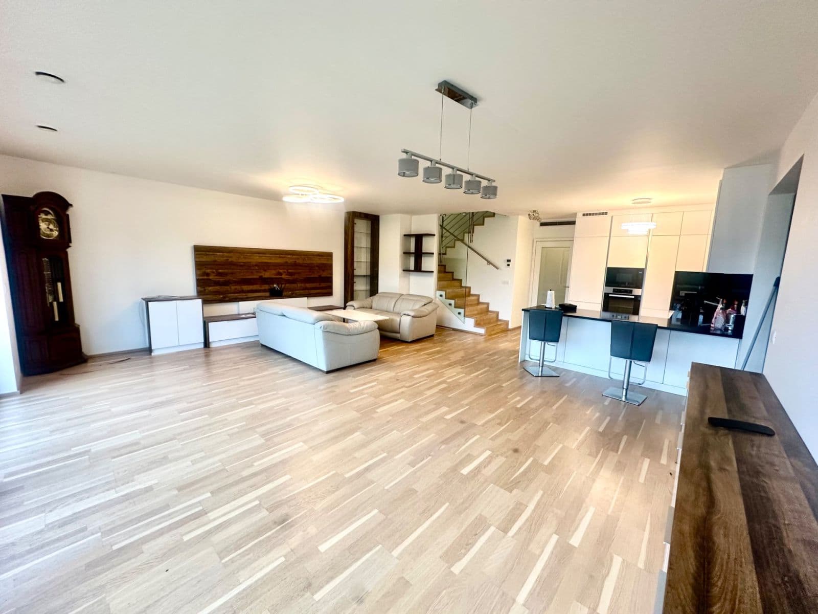 Prenájom domu 170 m², pozemek 294 m², Hejného, Praha, Praha Prenájom domu 170 m², pozemek 294 m², Hejného, Praha, Praha