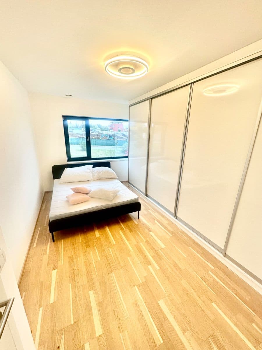 Prenájom domu 170 m², pozemek 294 m², Hejného, Praha, Praha Prenájom domu 170 m², pozemek 294 m², Hejného, Praha, Praha