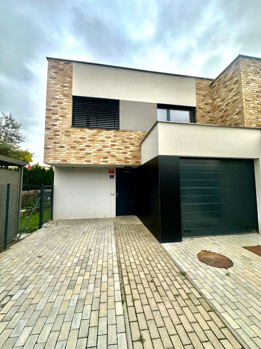 Prenájom domu 170 m², pozemek 294 m², Hejného, Praha, Praha Prenájom domu 170 m², pozemek 294 m², Hejného, Praha, Praha