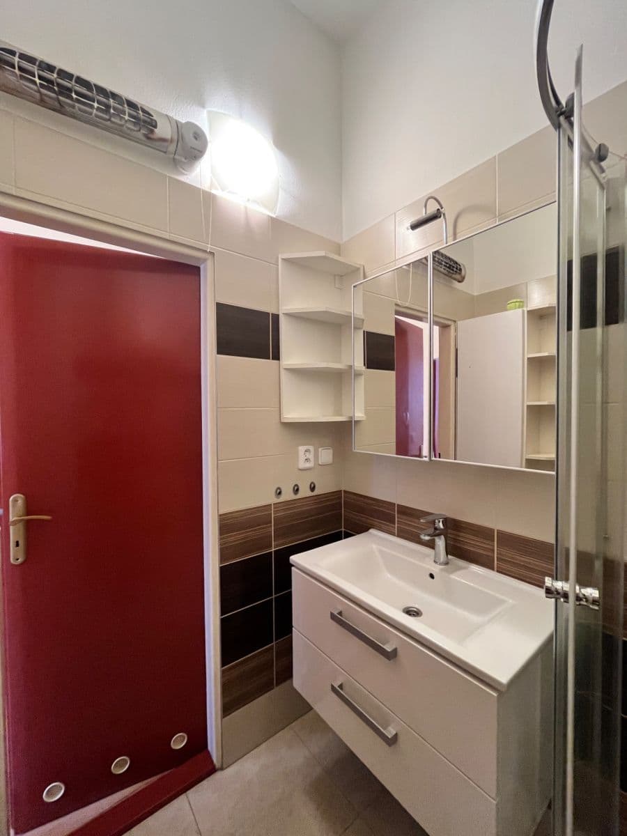 Prenájom bytu 1-izbový 36 m², Družstevní, Mariánské Lázně, Karlovarský kraj Prenájom bytu 1-izbový 36 m², Družstevní, Mariánské Lázně, Karlovarský kraj