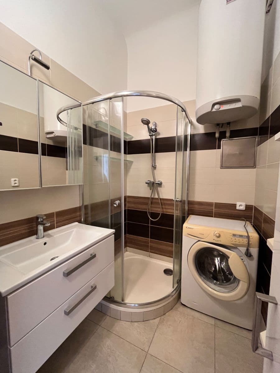 Prenájom bytu 1-izbový 36 m², Družstevní, Mariánské Lázně, Karlovarský kraj Prenájom bytu 1-izbový 36 m², Družstevní, Mariánské Lázně, Karlovarský kraj