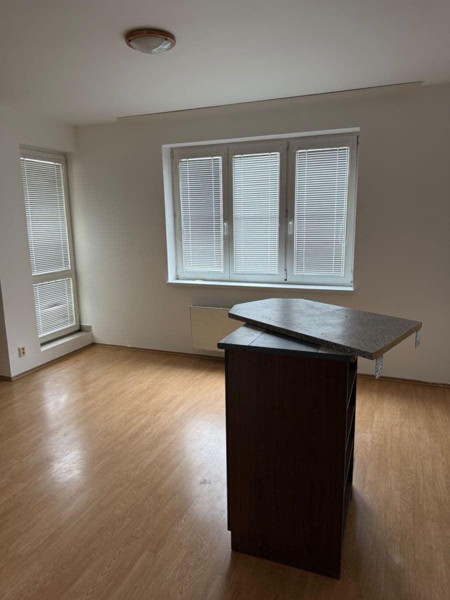 Prenájom bytu 1-izbový 31 m², Adamcova, Brno, Jihomoravský kraj Prenájom bytu 1-izbový 31 m², Adamcova, Brno, Jihomoravský kraj