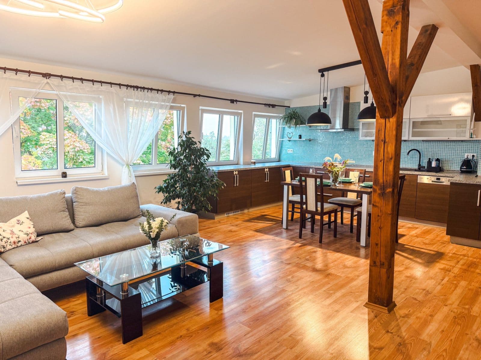Prenájom bytu 2-izbový 88 m², Rakouská, Milovice, Středočeský kraj Prenájom bytu 2-izbový 88 m², Rakouská, Milovice, Středočeský kraj