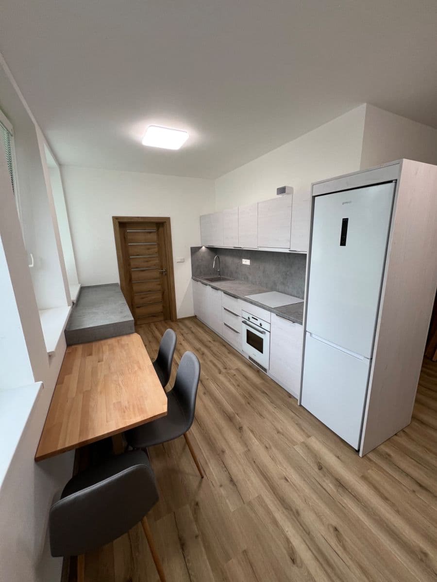 Prenájom bytu 2-izbový 42 m², Královský vršek, Jihlava, Kraj Vysočina Prenájom bytu 2-izbový 42 m², Královský vršek, Jihlava, Kraj Vysočina