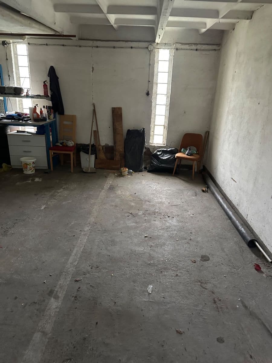 Prenájom garáže 16 m², Jiřího Potůčka, Pardubice, Pardubický kraj Prenájom garáže 16 m², Jiřího Potůčka, Pardubice, Pardubický kraj