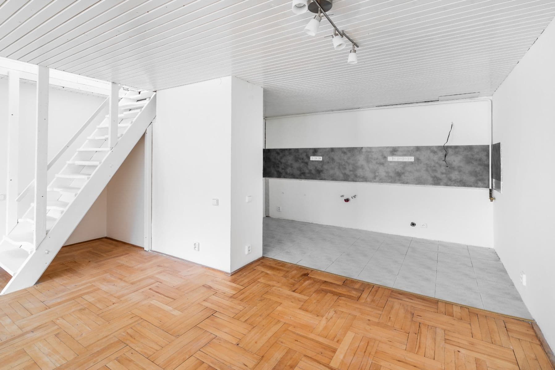 Predaj bytu 3-izbový 98 m², Oldřichova, Praha, Praha Predaj bytu 3-izbový 98 m², Oldřichova, Praha, Praha