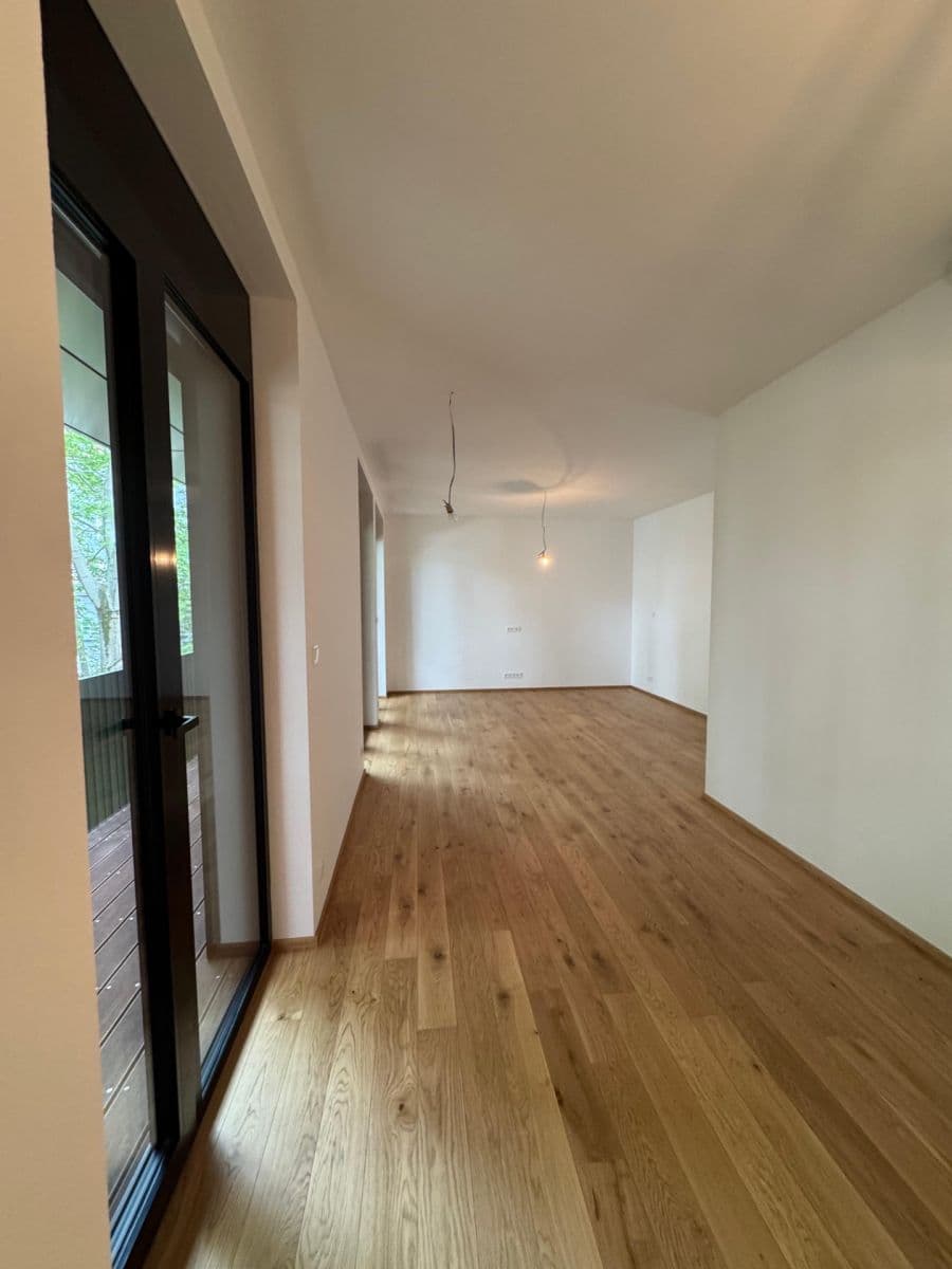 Prenájom bytu 3-izbový 83 m², Mnatova, Praha, Praha Prenájom bytu 3-izbový 83 m², Mnatova, Praha, Praha